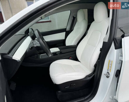 Белый Тесла Model Y, объемом двигателя 0 л и пробегом 144 тыс. км за 21000 $, фото 19 на Automoto.ua