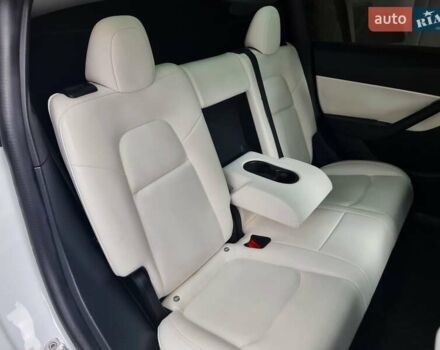 Белый Тесла Model Y, объемом двигателя 0 л и пробегом 98 тыс. км за 25799 $, фото 54 на Automoto.ua