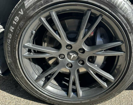 Тесла Model Y 2021 в Киеве на Automoto.ua Белый Тесла Model Y, объемом двигателя 0 л и пробегом 117 тыс. км за 35000 $, фото 32 на Automoto.ua