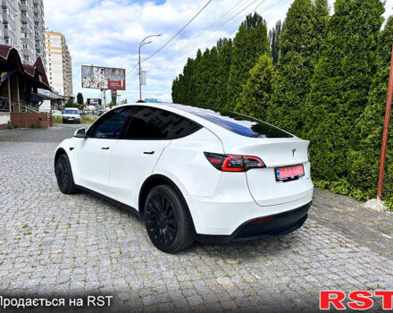 Белый Тесла Model Y, объемом двигателя 0.26 л и пробегом 80 тыс. км за 21500 $, фото 2 на Automoto.ua