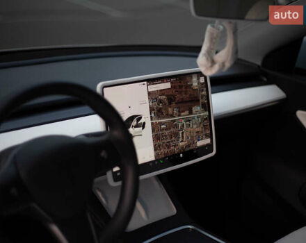 Белый Тесла Model Y, объемом двигателя 0 л и пробегом 55 тыс. км за 33000 $, фото 33 на Automoto.ua