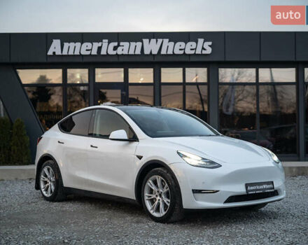 Белый Тесла Model Y, объемом двигателя 0 л и пробегом 69 тыс. км за 27500 $, фото 2 на Automoto.ua