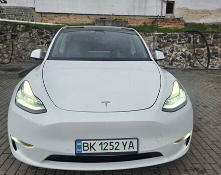 Тесла Model Y 2021 в Ровно на Automoto.ua Белый Тесла Model Y, объемом двигателя 0 л и пробегом 133 тыс. км за 22000 $, фото 17 на Automoto.ua