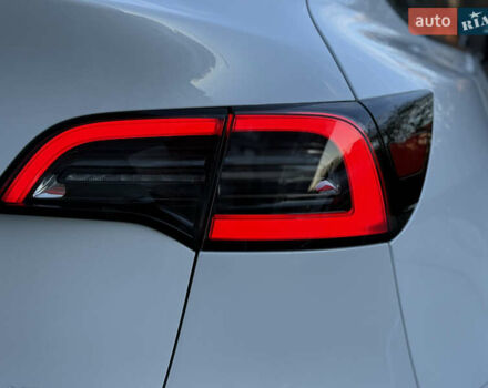 Тесла Model Y 2021 в Хмельницком на Automoto.ua Белый Тесла Model Y, объемом двигателя 0 л и пробегом 83 тыс. км за 25499 $, фото 33 на Automoto.ua