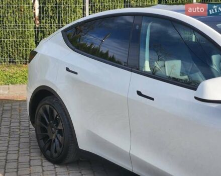 Белый Тесла Model Y, объемом двигателя 0 л и пробегом 98 тыс. км за 22500 $, фото 4 на Automoto.ua