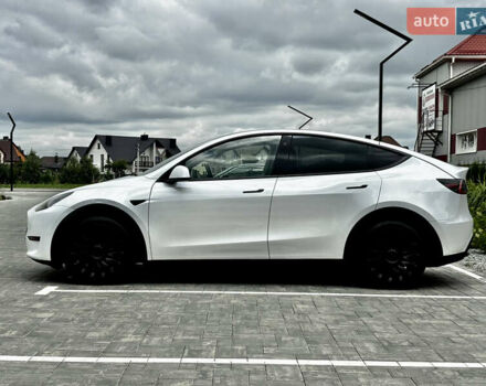 Белый Тесла Model Y, объемом двигателя 0 л и пробегом 62 тыс. км за 22200 $, фото 4 на Automoto.ua