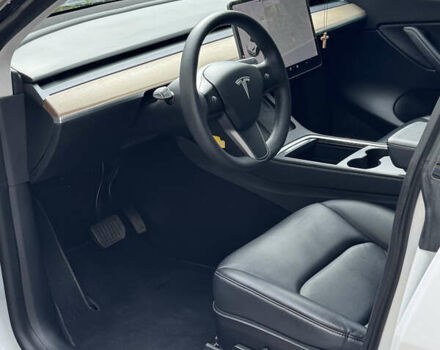 Белый Тесла Model Y, объемом двигателя 0 л и пробегом 122 тыс. км за 21800 $, фото 12 на Automoto.ua