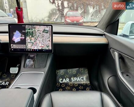 Белый Тесла Model Y, объемом двигателя 0 л и пробегом 88 тыс. км за 26999 $, фото 18 на Automoto.ua