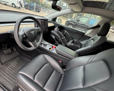 Белый Тесла Model Y, объемом двигателя 0 л и пробегом 93 тыс. км за 23000 $, фото 6 на Automoto.ua