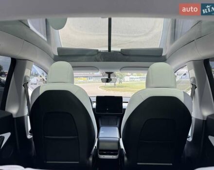 Белый Тесла Model Y, объемом двигателя 0 л и пробегом 34 тыс. км за 31999 $, фото 19 на Automoto.ua