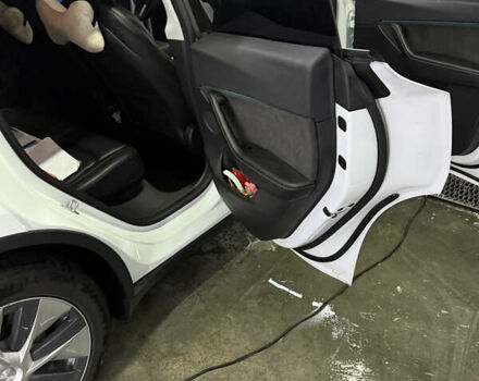 Білий Тесла Model Y, об'ємом двигуна 0 л та пробігом 65 тис. км за 24000 $, фото 1 на Automoto.ua