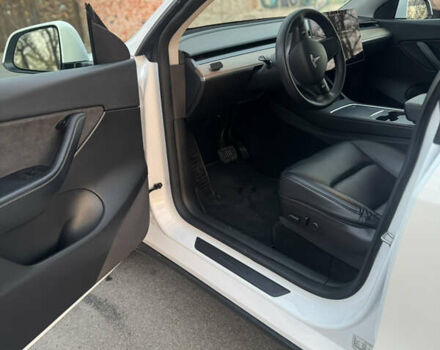 Білий Тесла Model Y, об'ємом двигуна 0 л та пробігом 55 тис. км за 24990 $, фото 7 на Automoto.ua