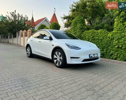 Белый Тесла Model Y, объемом двигателя 0 л и пробегом 69 тыс. км за 25500 $, фото 5 на Automoto.ua