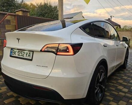 Тесла Model Y 2021 в Ровно на Automoto.ua Белый Тесла Model Y, объемом двигателя 0 л и пробегом 133 тыс. км за 22000 $, фото 41 на Automoto.ua