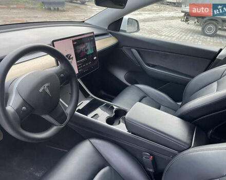 Белый Тесла Model Y, объемом двигателя 0 л и пробегом 180 тыс. км за 19500 $, фото 9 на Automoto.ua