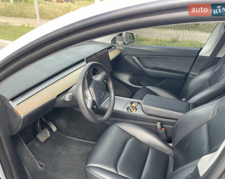 Белый Тесла Model Y, объемом двигателя 0 л и пробегом 49 тыс. км за 27500 $, фото 7 на Automoto.ua