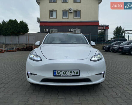 Белый Тесла Model Y, объемом двигателя 0 л и пробегом 122 тыс. км за 23000 $, фото 1 на Automoto.ua