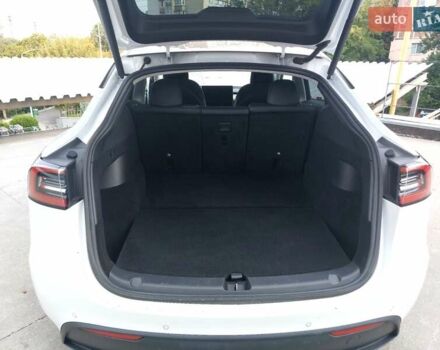 Белый Тесла Model Y, объемом двигателя 0 л и пробегом 58 тыс. км за 23400 $, фото 11 на Automoto.ua