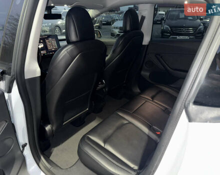 Белый Тесла Model Y, объемом двигателя 0 л и пробегом 128 тыс. км за 22600 $, фото 52 на Automoto.ua