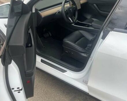 Белый Тесла Model Y, объемом двигателя 0 л и пробегом 29 тыс. км за 54500 $, фото 4 на Automoto.ua