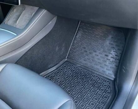 Белый Тесла Model Y, объемом двигателя 0 л и пробегом 70 тыс. км за 26750 $, фото 6 на Automoto.ua