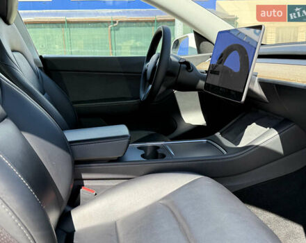 Белый Тесла Model Y, объемом двигателя 0 л и пробегом 110 тыс. км за 27750 $, фото 47 на Automoto.ua
