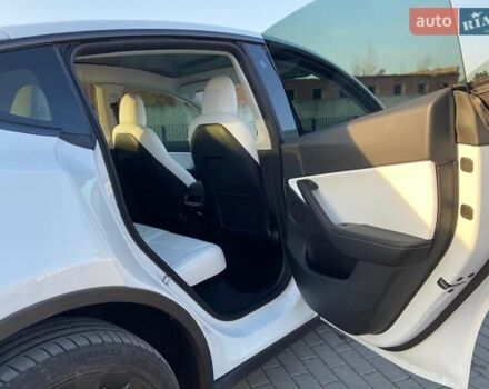 Білий Тесла Model Y, об'ємом двигуна 0 л та пробігом 41 тис. км за 24500 $, фото 8 на Automoto.ua