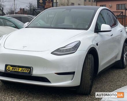 Белый Тесла Model Y, объемом двигателя 75 л и пробегом 45 тыс. км за 35999 $, фото 2 на Automoto.ua