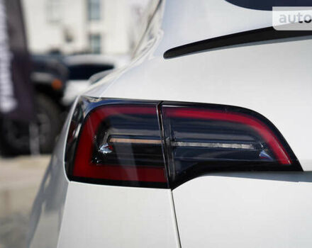 Белый Тесла Model Y, объемом двигателя 0 л и пробегом 30 тыс. км за 26900 $, фото 6 на Automoto.ua