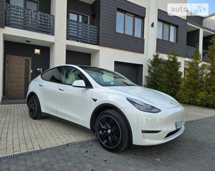 Белый Тесла Model Y, объемом двигателя 0 л и пробегом 55 тыс. км за 36500 $, фото 1 на Automoto.ua