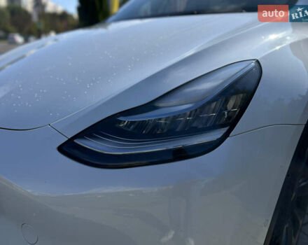 Белый Тесла Model Y, объемом двигателя 0 л и пробегом 88 тыс. км за 25700 $, фото 11 на Automoto.ua