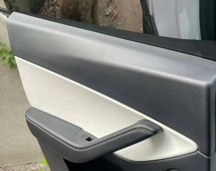 Тесла Model Y 2021 в Днепре (Днепропетровске) на Automoto.ua Белый Тесла Model Y, объемом двигателя 0 л и пробегом 76 тыс. км за 20800 $, фото 9 на Automoto.ua