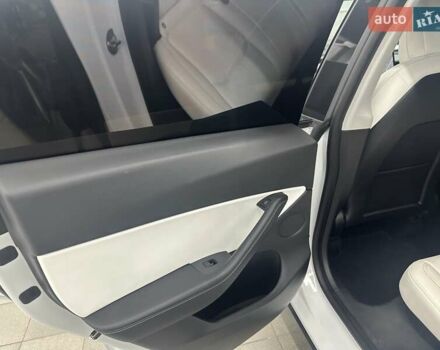 Білий Тесла Model Y, об'ємом двигуна 0 л та пробігом 91 тис. км за 19200 $, фото 17 на Automoto.ua
