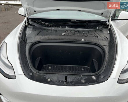 Білий Тесла Model Y, об'ємом двигуна 0 л та пробігом 88 тис. км за 24900 $, фото 45 на Automoto.ua