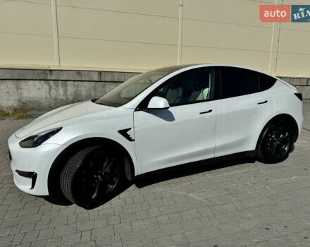 Белый Тесла Model Y, объемом двигателя 0 л и пробегом 128 тыс. км за 25900 $, фото 18 на Automoto.ua
