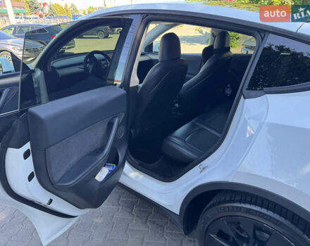 Белый Тесла Model Y, объемом двигателя 0 л и пробегом 120 тыс. км за 32500 $, фото 5 на Automoto.ua