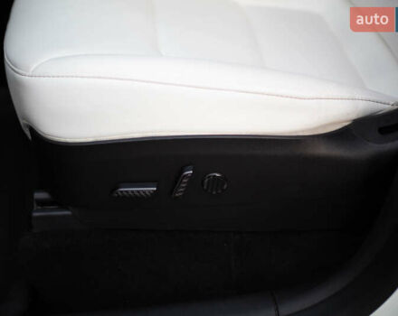 Белый Тесла Model Y, объемом двигателя 0 л и пробегом 55 тыс. км за 33000 $, фото 37 на Automoto.ua