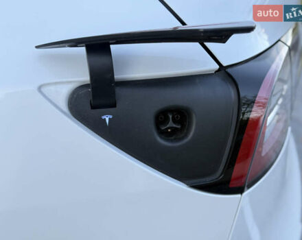 Тесла Model Y 2021 в Хмельницком на Automoto.ua Белый Тесла Model Y, объемом двигателя 0 л и пробегом 83 тыс. км за 25499 $, фото 82 на Automoto.ua