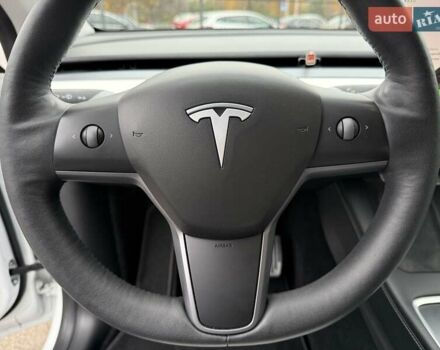 Белый Тесла Model Y, объемом двигателя 0 л и пробегом 80 тыс. км за 25500 $, фото 18 на Automoto.ua