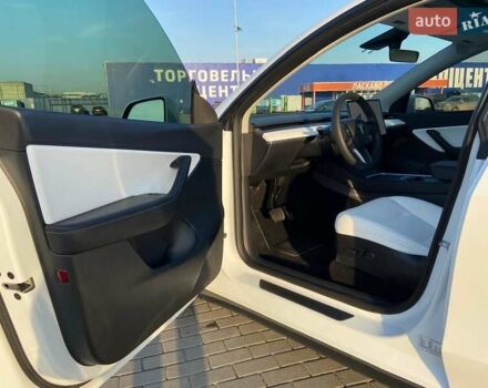 Білий Тесла Model Y, об'ємом двигуна 0 л та пробігом 41 тис. км за 24500 $, фото 9 на Automoto.ua