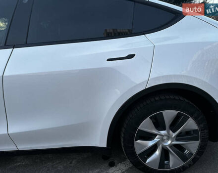 Белый Тесла Model Y, объемом двигателя 0 л и пробегом 55 тыс. км за 25450 $, фото 27 на Automoto.ua