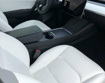 Білий Тесла Model Y, об'ємом двигуна 0 л та пробігом 63 тис. км за 22500 $, фото 9 на Automoto.ua