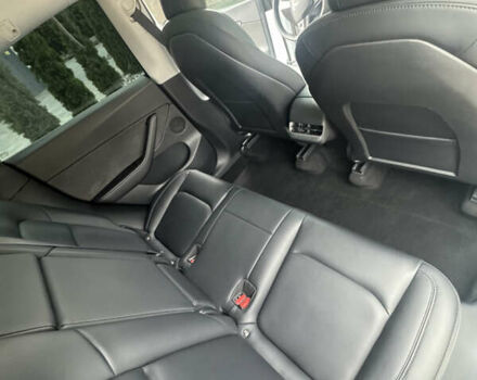 Белый Тесла Model Y, объемом двигателя 0 л и пробегом 128 тыс. км за 24999 $, фото 21 на Automoto.ua
