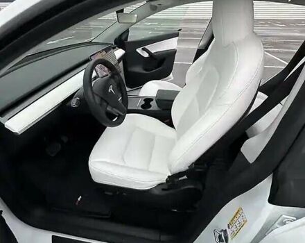 Белый Тесла Model Y, объемом двигателя 0 л и пробегом 98 тыс. км за 26500 $, фото 1 на Automoto.ua