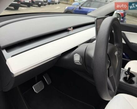 Белый Тесла Model Y, объемом двигателя 0 л и пробегом 80 тыс. км за 25500 $, фото 17 на Automoto.ua