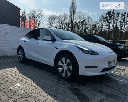 Белый Тесла Model Y, объемом двигателя 0 л и пробегом 63 тыс. км за 33900 $, фото 15 на Automoto.ua