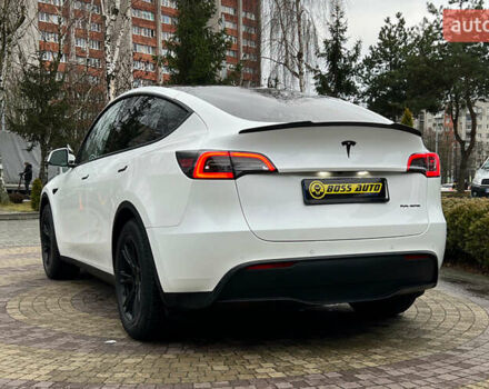 Білий Тесла Model Y, об'ємом двигуна 0 л та пробігом 88 тис. км за 26800 $, фото 4 на Automoto.ua