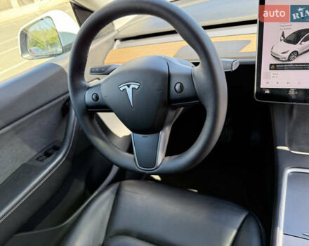 Белый Тесла Model Y, объемом двигателя 0 л и пробегом 110 тыс. км за 27750 $, фото 55 на Automoto.ua