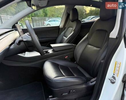 Белый Тесла Model Y, объемом двигателя 0 л и пробегом 156 тыс. км за 22500 $, фото 20 на Automoto.ua