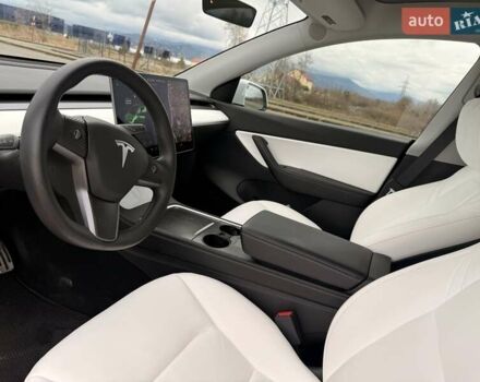 Белый Тесла Model Y, объемом двигателя 0 л и пробегом 58 тыс. км за 23000 $, фото 4 на Automoto.ua